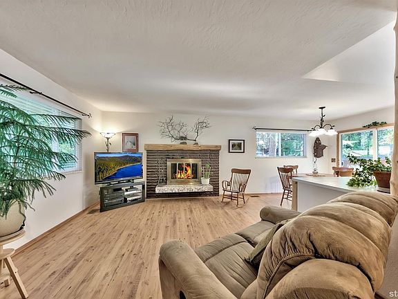 4th image of 2684 Elwood Ave