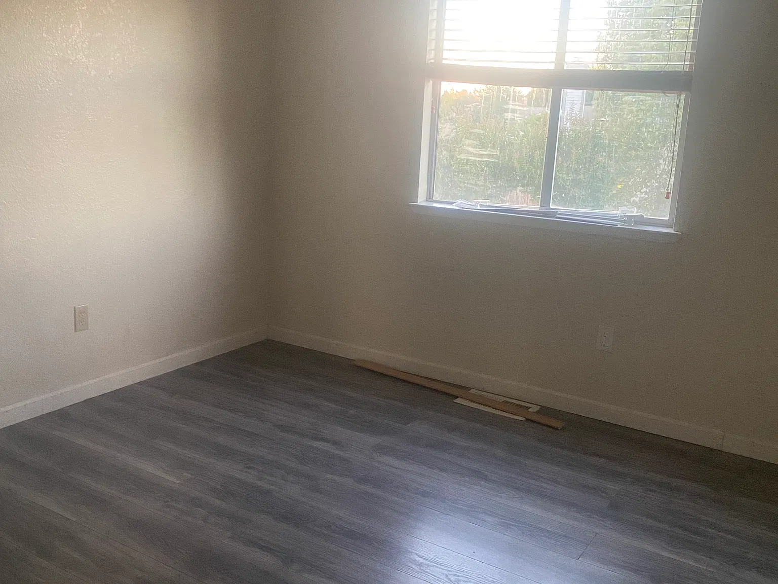 8638 W Chase Ct — Photo 2
