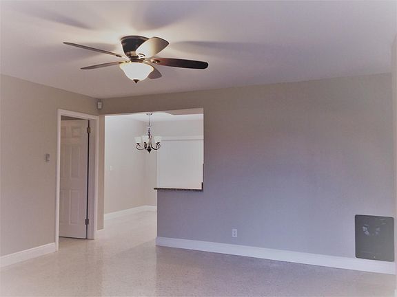 5th image of 959 Montego Dr