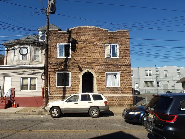 110 No 27 St, Camden, NJ 08105
