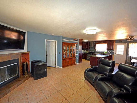 3rd image of 8101 Moss Ave