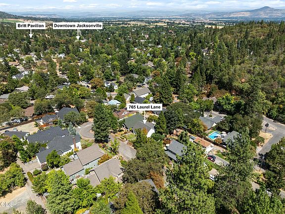 3rd image of 765 Laurel Ln