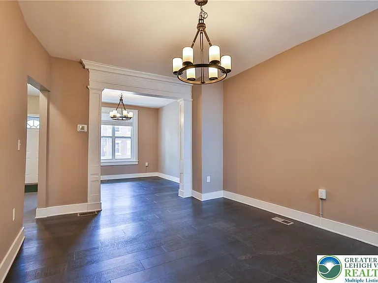 129 E Goepp St — Photo 7