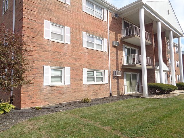 1st image of 4420 W 111th St APT 301