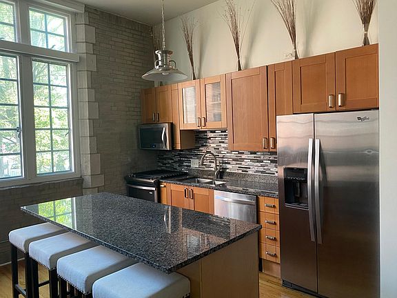 4th image of 4545 S Drexel Blvd Unit 1E
