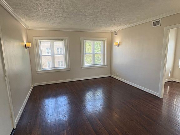 3rd image of 3910 Cass St #205