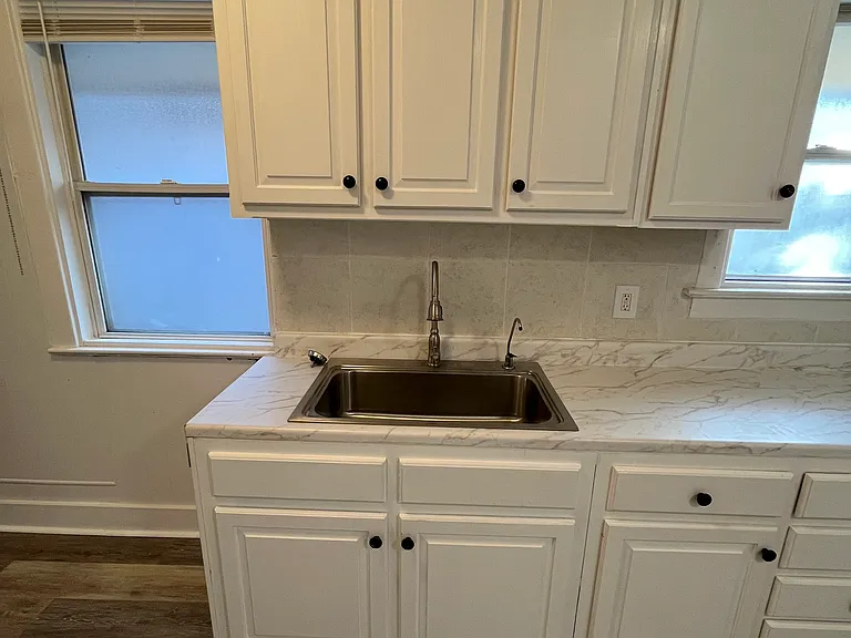 3718 Wayne Ave — Photo 11