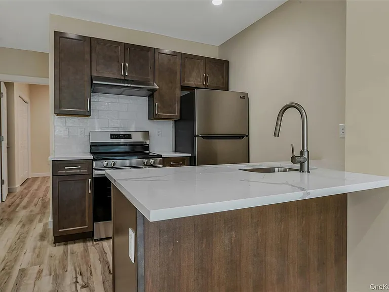 400 New York Ave #2 — Photo 1
