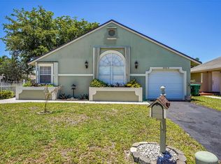 9828 SW 58th Ct, Cooper City, FL 33328