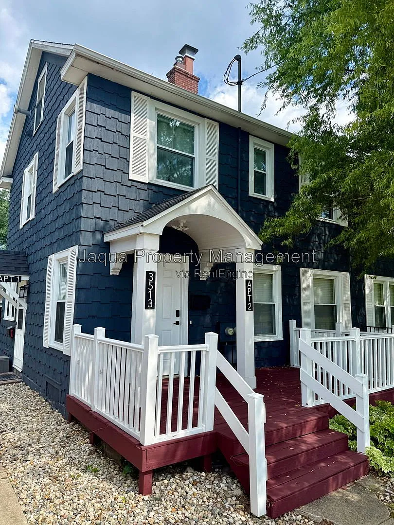 3 bed, 1.0 bath, 975 sqft, $1,800 — Photo 1