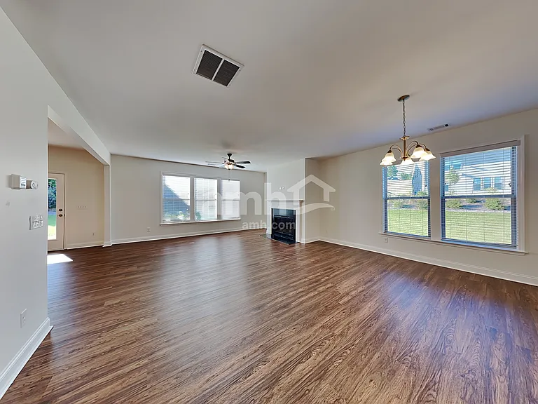 5935 Hart Way — Photo 6