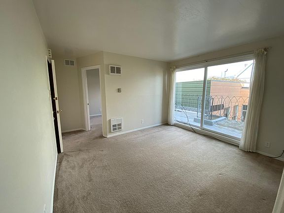 5th image of 313 Elsie St APT 2