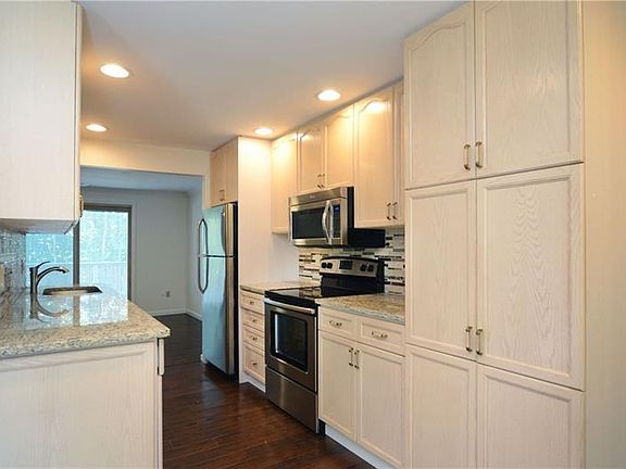 2nd image of 506 Sewickley Heights Dr