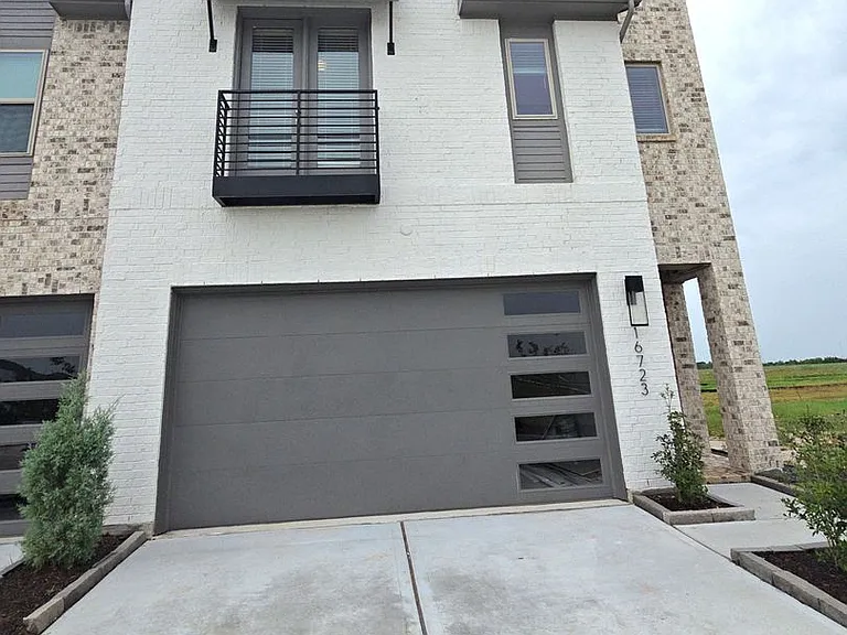 16723 Lake Austin St — Photo 1
