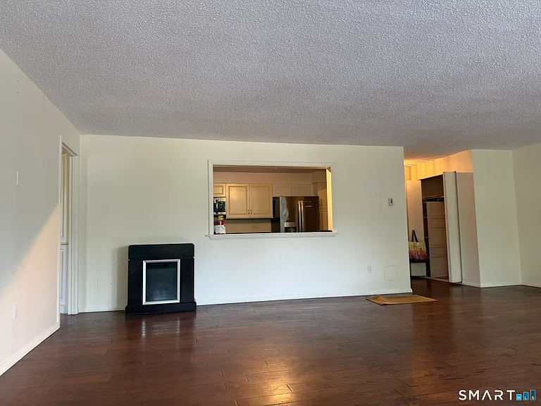 1460 Elm St #132 — Photo 5