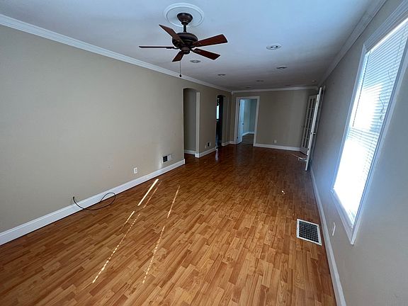 4th image of 631 Beatrice Ave