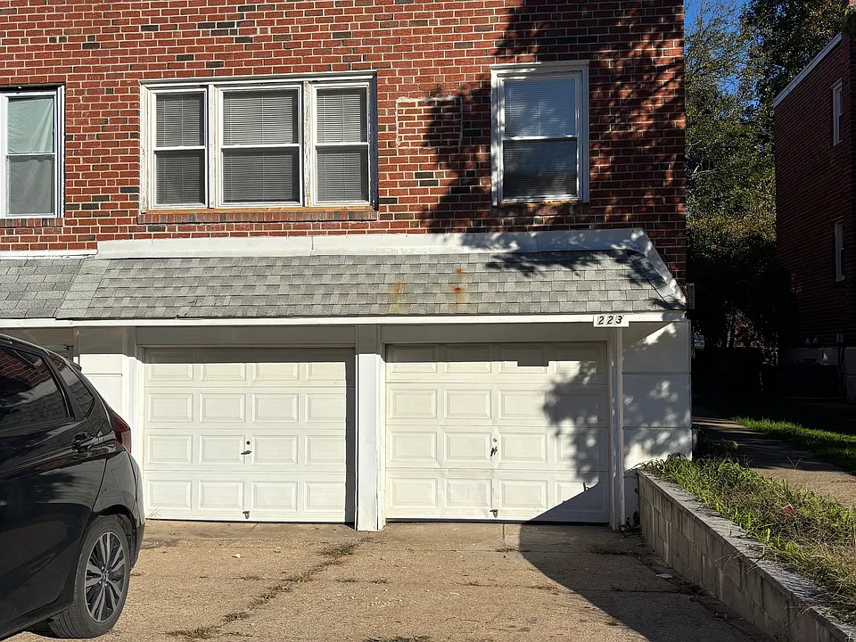 223 Erica St #1