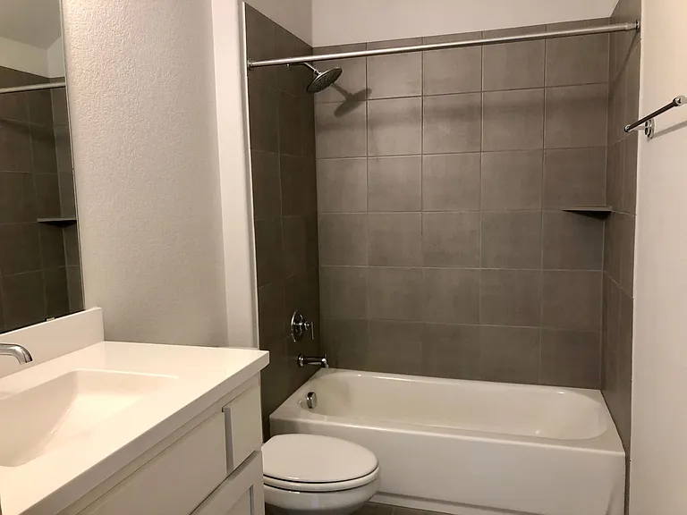 1920 Murano Ln — Photo 15