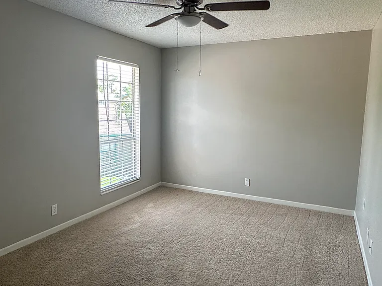5848 Queen Elizabeth Way #2 — Photo 12