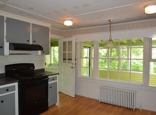 6 Harrison Ln, Newport, RI 02840