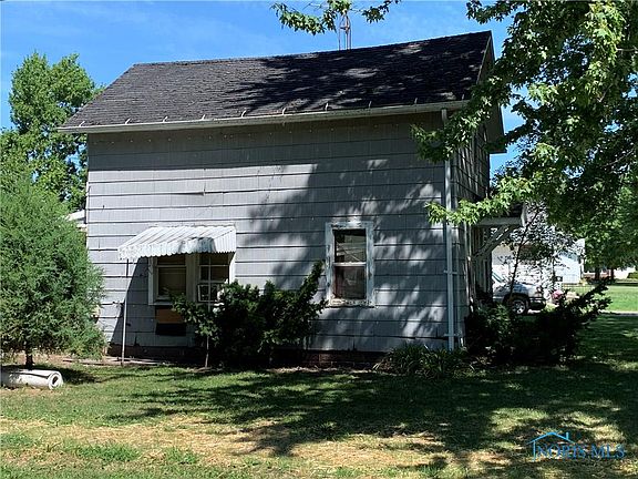 3rd image of 222 S Theresa St