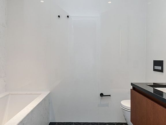 5th image of 570 Broome St #3B