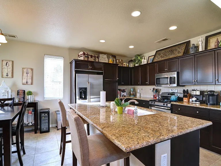 1886 N Highland Ave — Photo 4