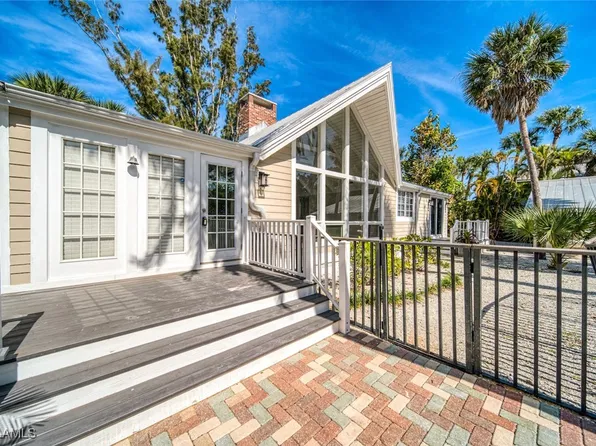 2604 Coconut Dr, Sanibel, FL 33957