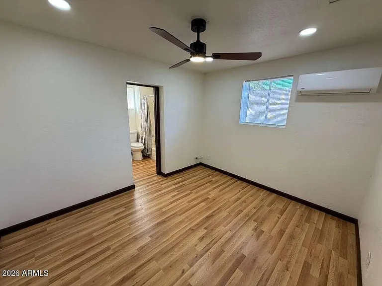 860 E 13th St #2 — Photo 7