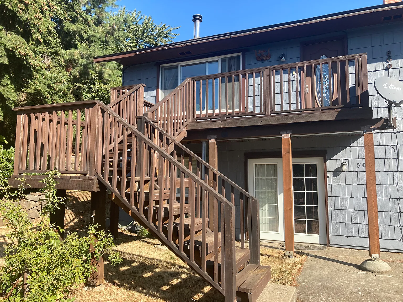 3 bed, 1.5 bath, 1300 sqft, $2,400 — Photo 2
