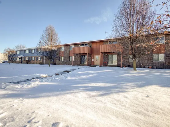 10259 W Whitnall Edge Dr Unit 103, Franklin, WI 53132