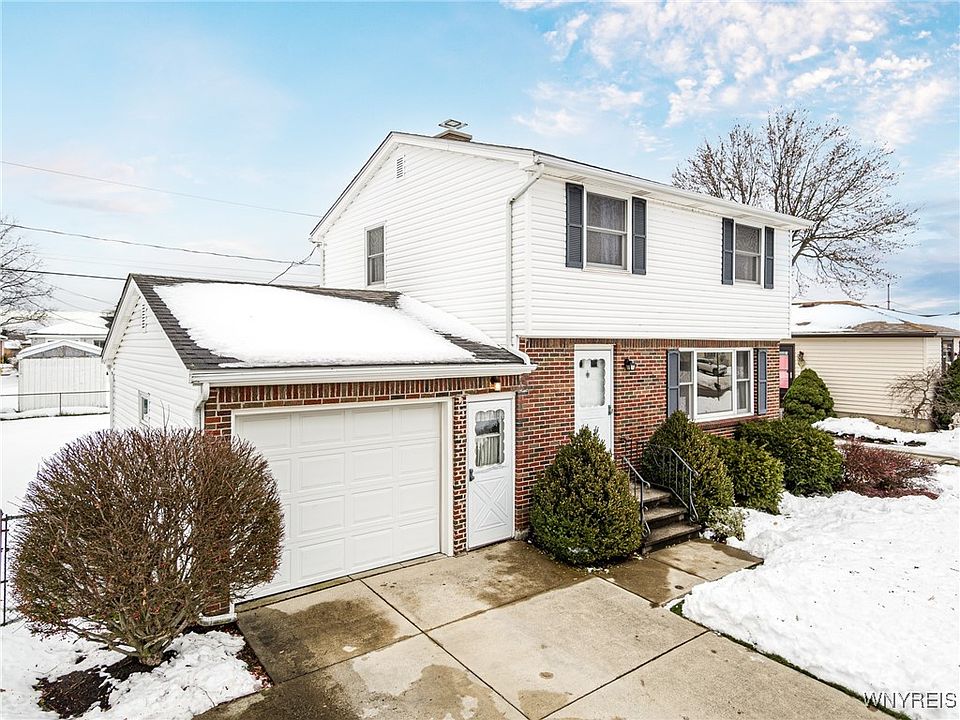 1st image of 64 Basswood Dr
