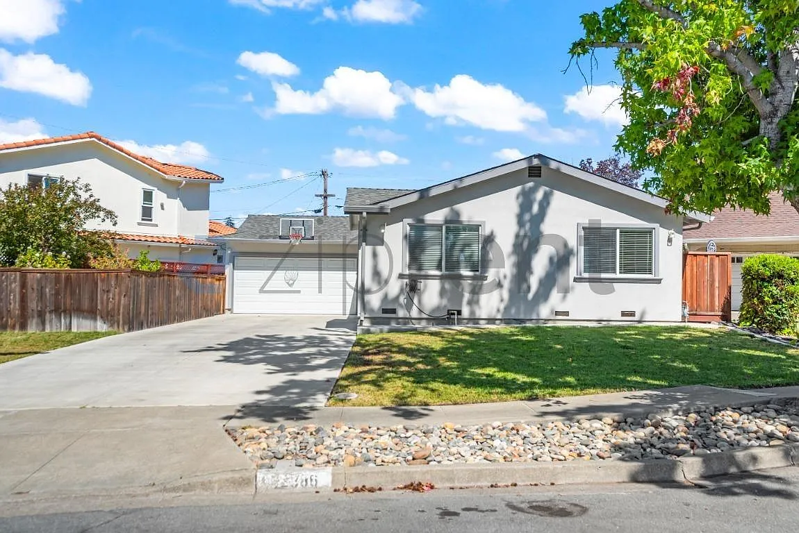 5 bed, 1756 sqft, $4,950 — Photo 1
