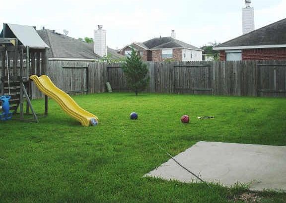 Big enough for a Pool and a Playarea