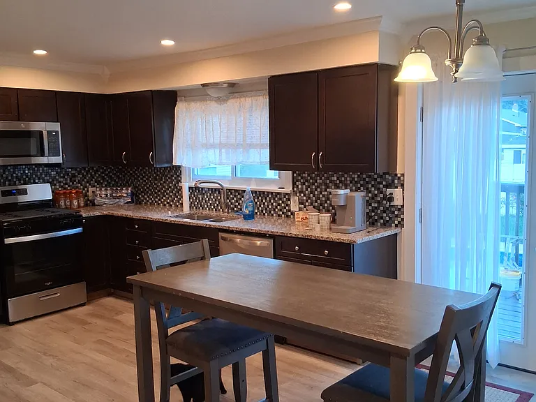 1906 N Webster Ave — Photo 2