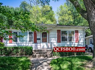 527 Waverly Rd, Davenport, IA 52804