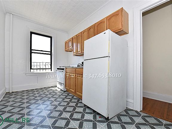 3rd image of 2205 37th St APT 3E