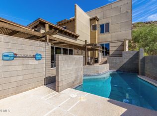 202 E Saddle Ln, Phoenix, AZ 85020