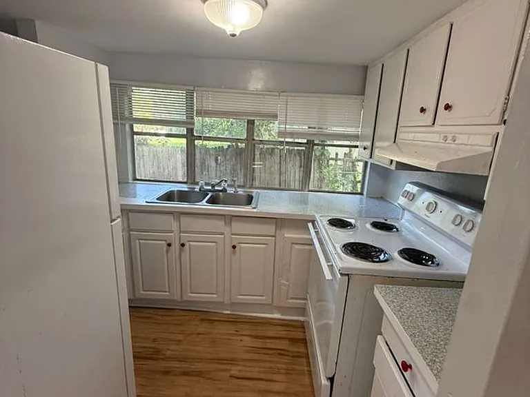 7661 Bentwillow Dr — Photo 1