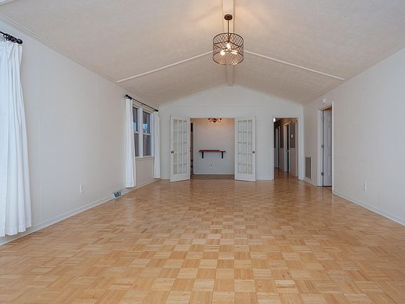 5th image of 1116 Tall Oaks Cir