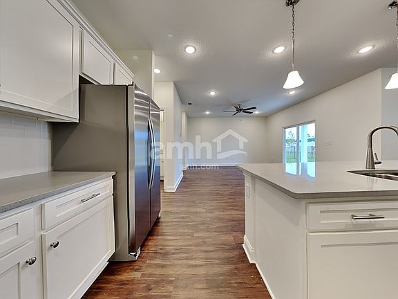3rd image of 94 Elcano Ln