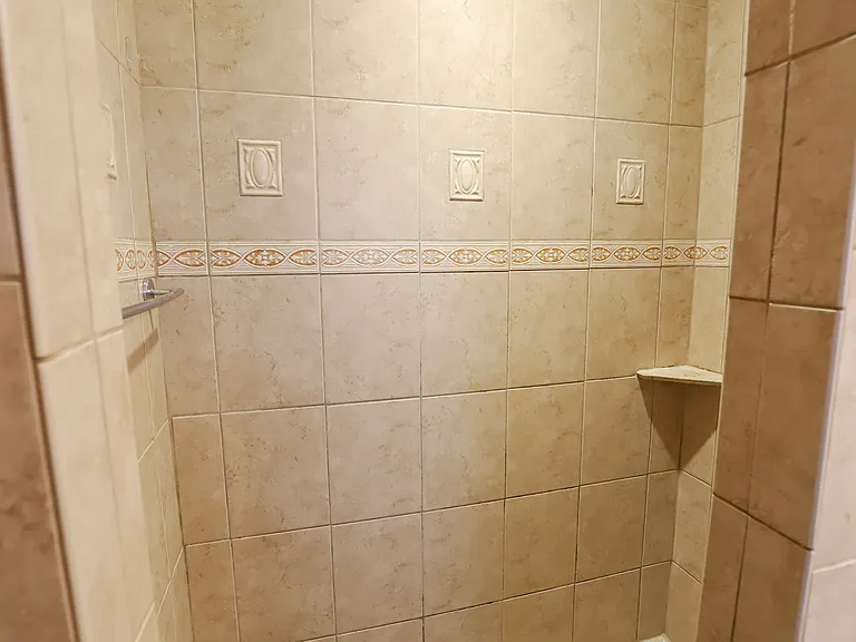 809 Houndslake Dr — Photo 40