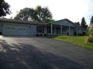 406 Apple Valley Rd, Marion, VA 24354