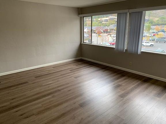 3rd image of 875 Sir Francis Drake Blvd Unit 7