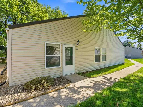 1220 Village Rd APT 16, Iowa City, IA 52240