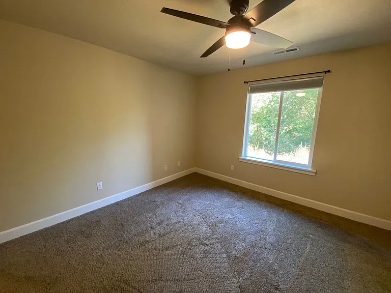 1680 NE Alameda Ave — Photo 9
