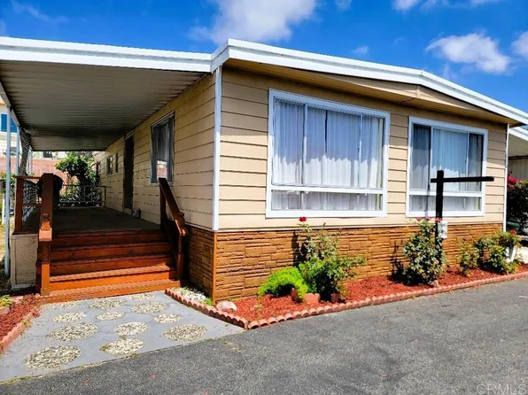 83 Lakeside Ln, Oceanside, CA 92056