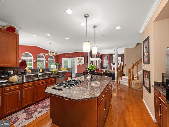 3rd image of 342 Bryn Ln