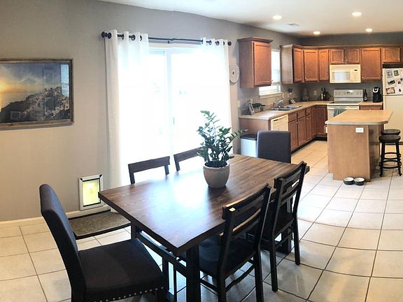 4th image of 4006 Sweetwater Dr