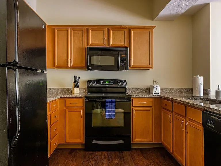 Portal Place Apartments — Photo 2